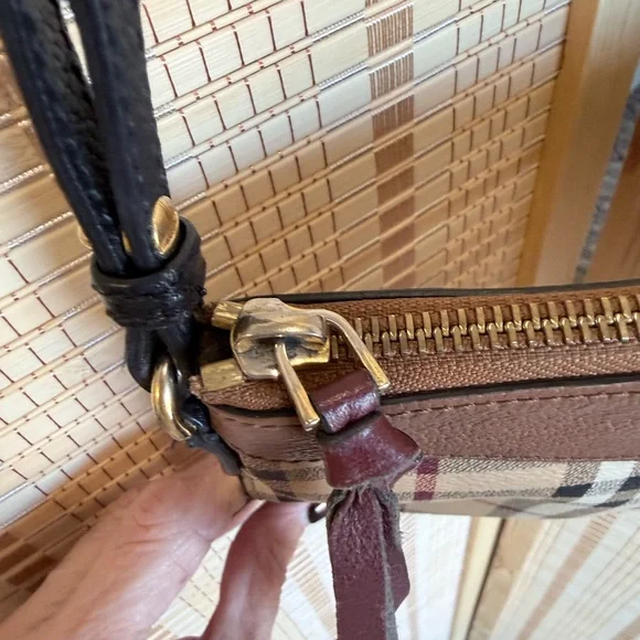 Burberry Haymarket Check Crossbody Bag – Brown Leather Trim – Chain Strap - Picture 3 of 8